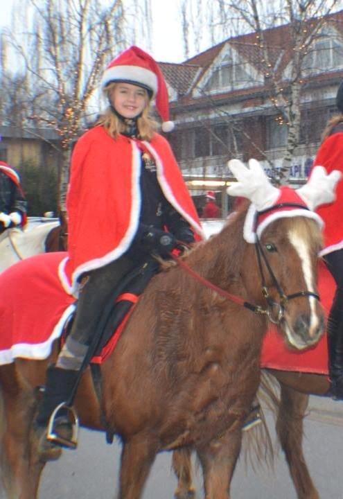 Islænder Lysa <3 IAka SkatlingI - Så går vi juleoptog <3 billede 15