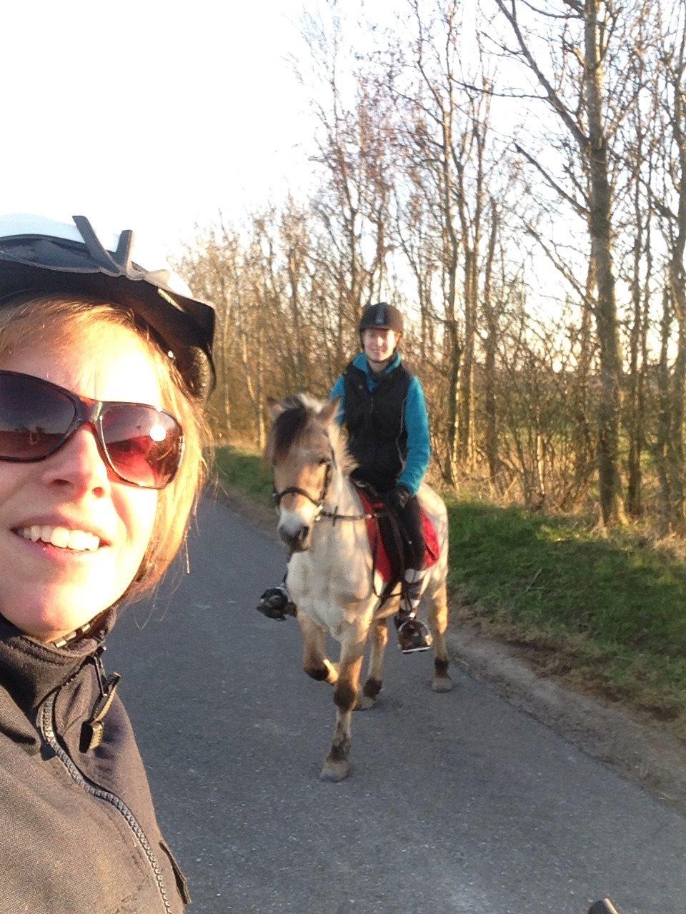 Anden særlig race - Bullit † - Mor, Bullit og jeg på skridt- og cykeltur ;) billede 10