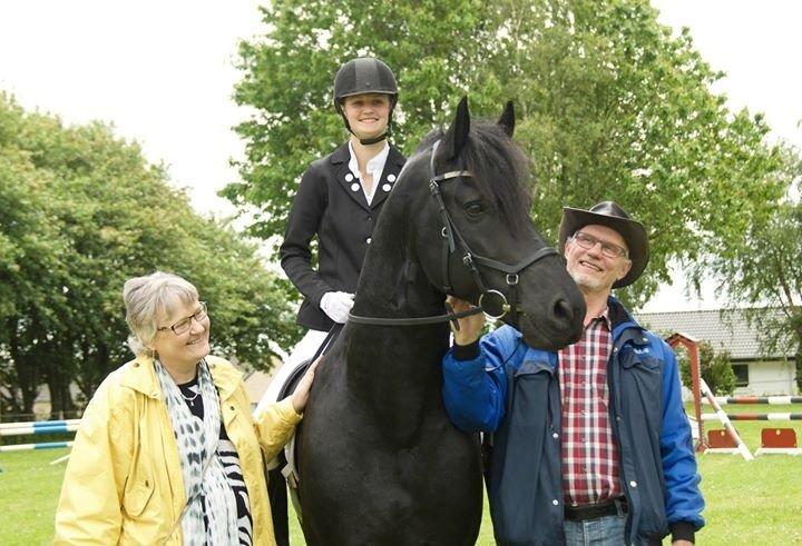 Frieser Derk Wietze V - Mor og far er så glade for Lille D :-D billede 25