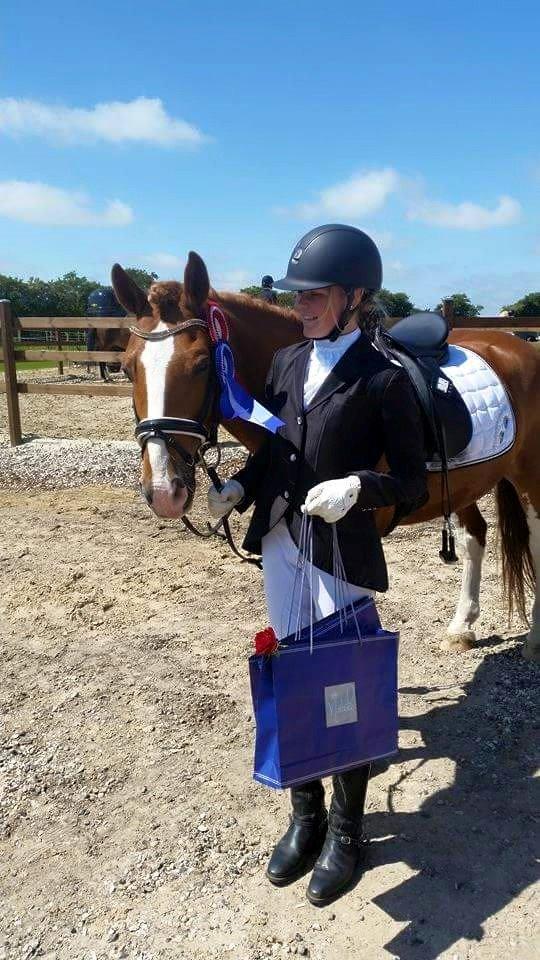 Irsk Sportspony Mr. Derwin <3 - LA procentklasse. Vi red LA1 og LA2. Vi vandt både første og anden pladsen <3 billede 1