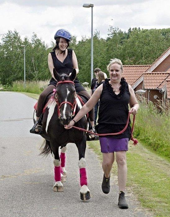Tinker Frida - Moster Vinnie løber med Maria og Frida. billede 12