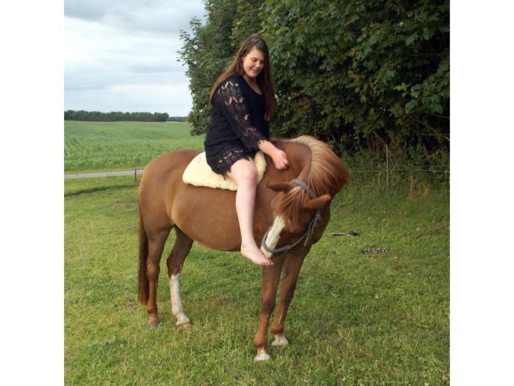 {{currentPhoto.altText}} billede {{currentPhoto.number}}