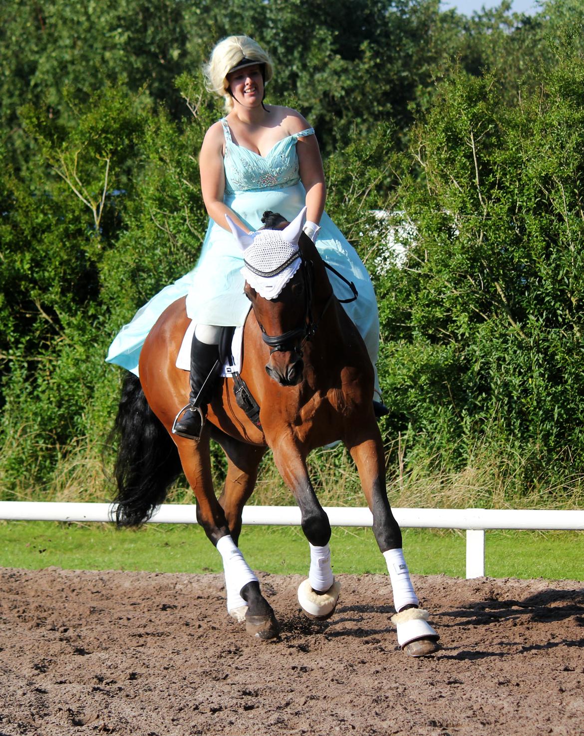 Anden særlig race Dalvangs Casper - Casper og mig til Tika hestival som Snedronningen Elsa :) billede 43