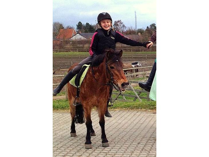 {{currentPhoto.altText}} billede {{currentPhoto.number}}