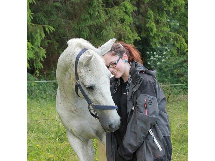 {{currentPhoto.altText}} billede {{currentPhoto.number}}