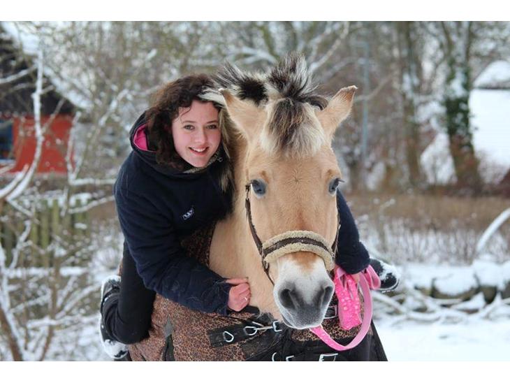 {{currentPhoto.altText}} billede {{currentPhoto.number}}