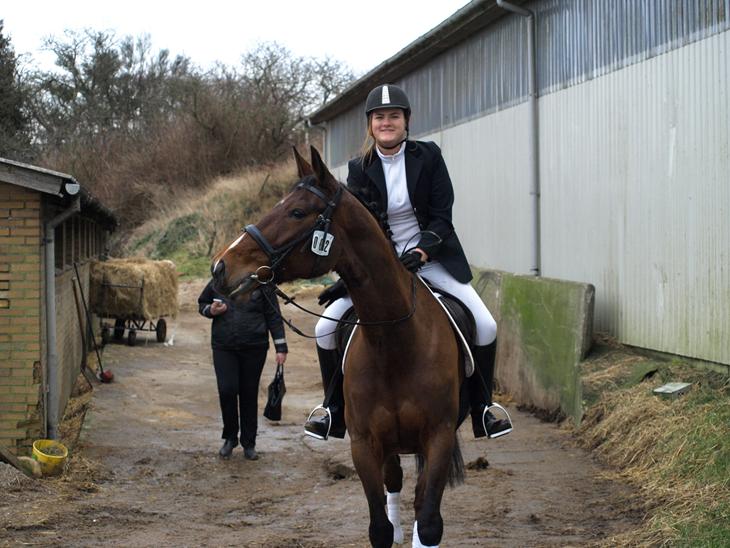 {{currentPhoto.altText}} billede {{currentPhoto.number}}