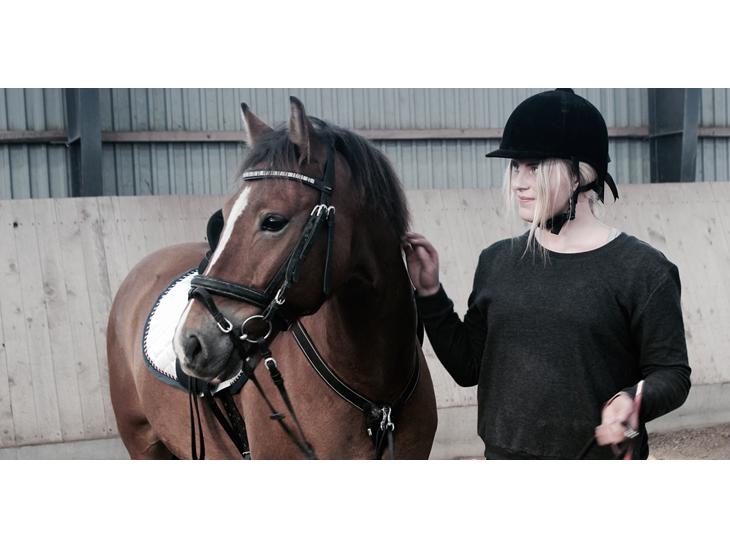 {{currentPhoto.altText}} billede {{currentPhoto.number}}