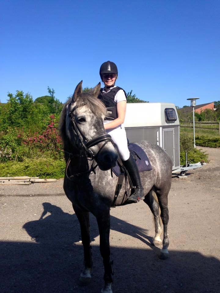 Anden særlig race Antares - Lige før vores allerførste springstævne :) billede 17