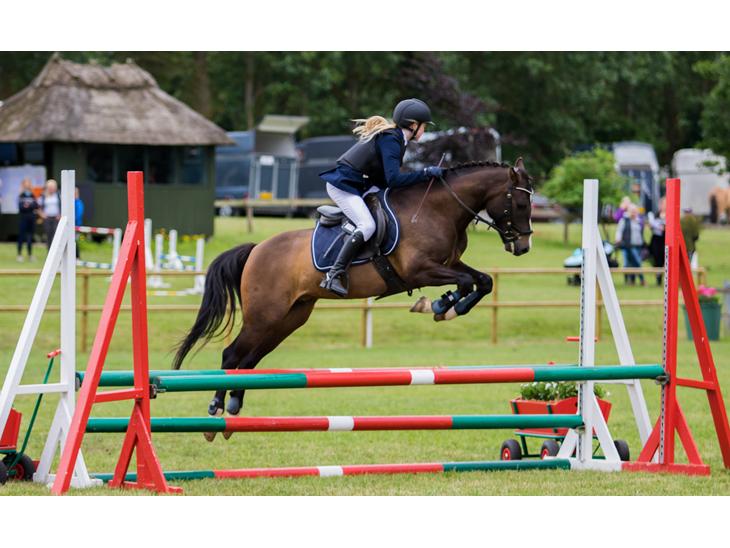 {{currentPhoto.altText}} billede {{currentPhoto.number}}