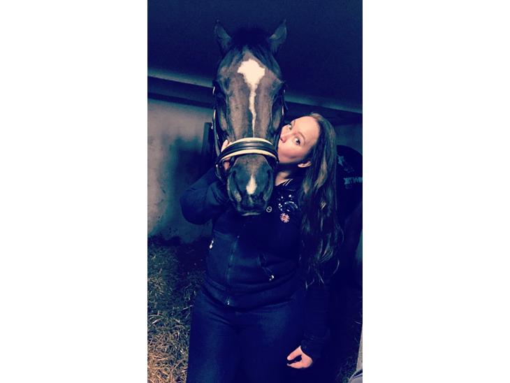 {{currentPhoto.altText}} billede {{currentPhoto.number}}