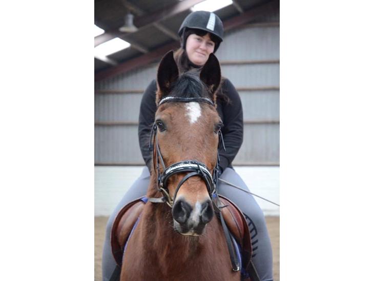 {{currentPhoto.altText}} billede {{currentPhoto.number}}