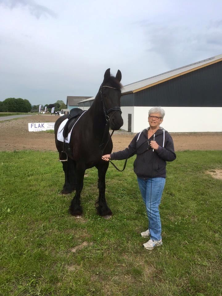 Frieser Taco fra sdr. vollum - Godt vi har farmor som stævne medhjælper en gang imellem billede 7