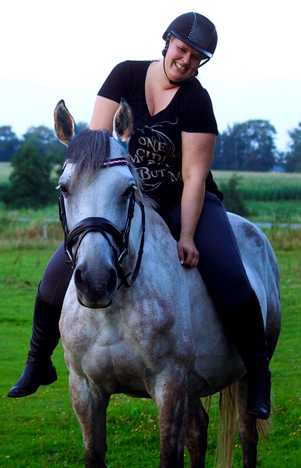 Dansk Varmblod Lambrié Vejen (Avlshoppe) - NYT: En drøm gik i opfyldelse, da jeg for første gang nogensinde sad på min smukke dame <3 billede 6