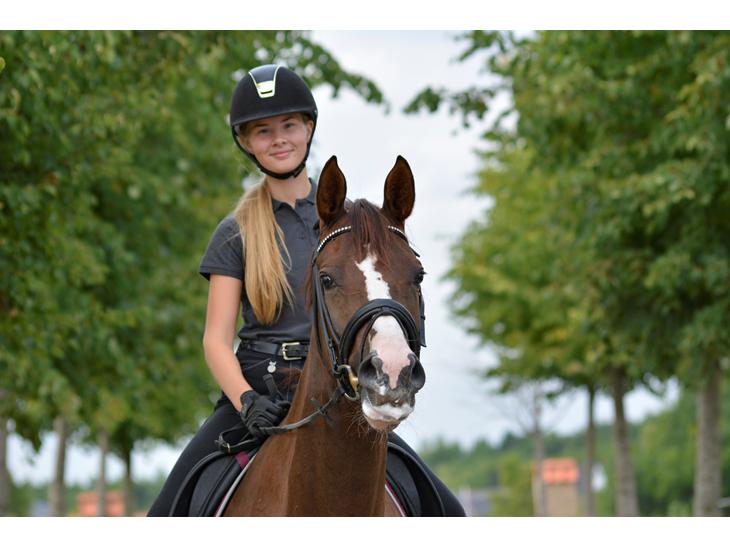 {{currentPhoto.altText}} billede {{currentPhoto.number}}