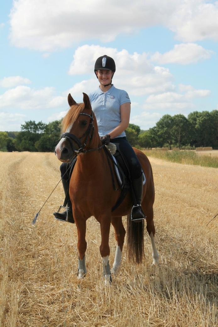 Anden særlig race Fanzo - En dejlig sommerdag på stubberne! billede 5