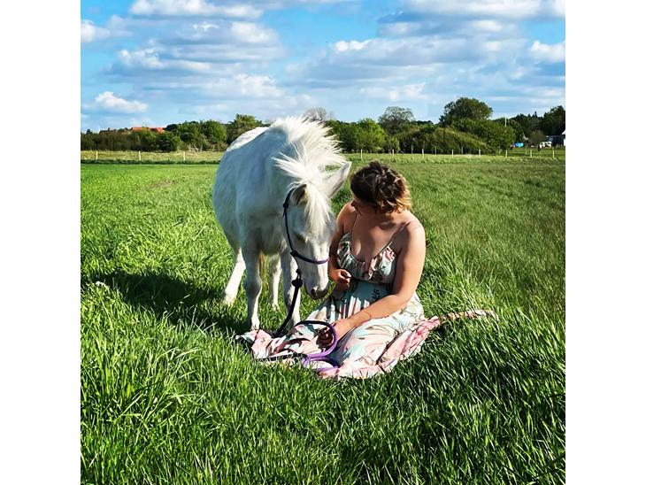 {{currentPhoto.altText}} billede {{currentPhoto.number}}