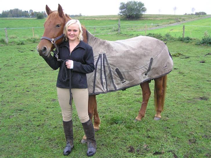 Anden særlig race Cassiopeia : Gammel part  - På folden , elsker det billede :D [Fotograf: Bror] billede 9