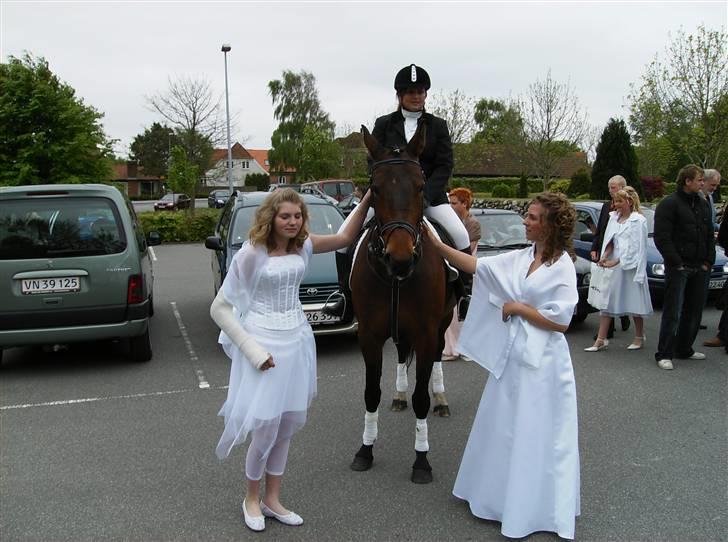 Traver Mille<3 solgt - Mlle til min konfi<3 ( mig med lukkede øjne xD ) billede 15