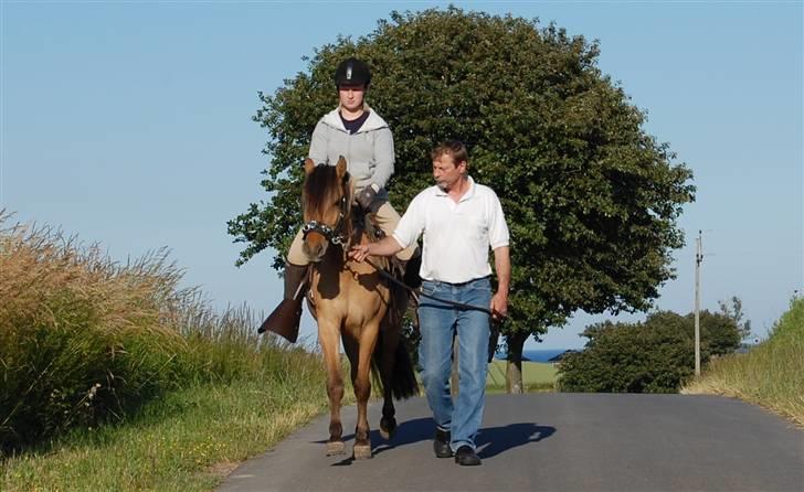 Anden særlig race Mia Bella - 4. gang med rytter på, fotograf: min mor billede 9