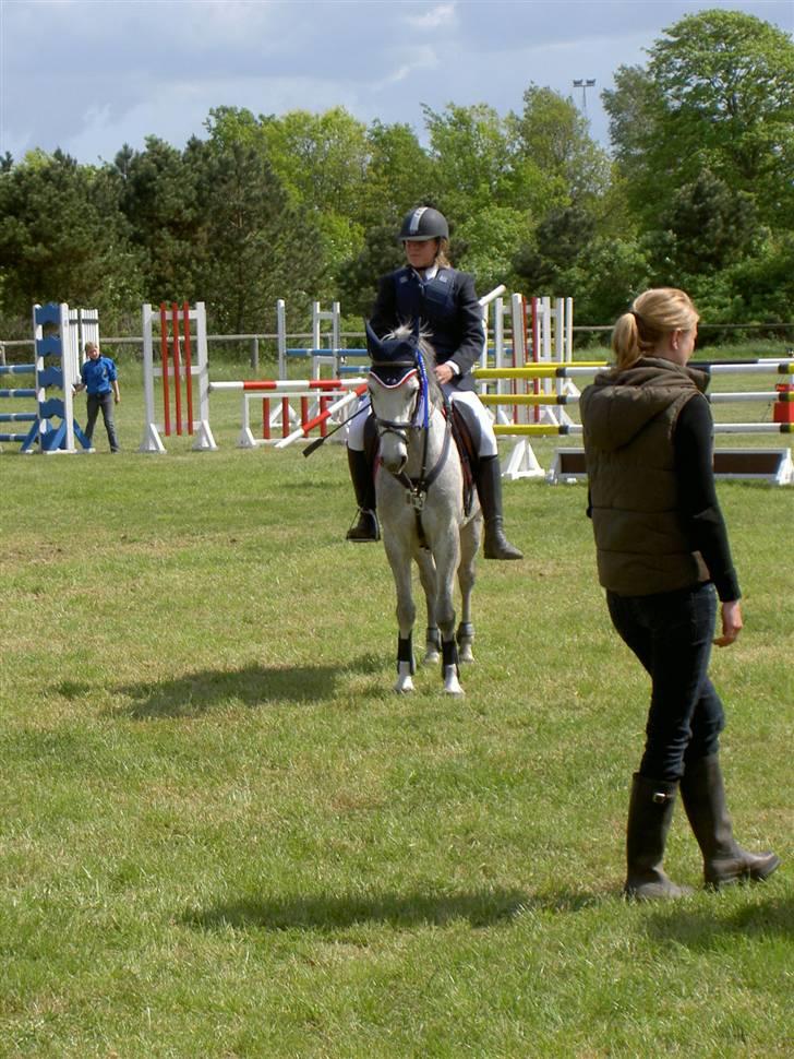 Anden særlig race Mirco(solgt) - 17) mig og Mirco til præmieoverækkelse i Stevnstrup nr. 2 vi knækkede stigebøjlen under banen. billede 17