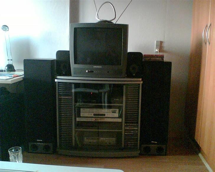 Udvikling i anlægget - Det helt gamle setup.

Eltax Terminator P33
Gammelt 20" Grundig fjernsyn
Denon AVC 2530
Denon TU-580RD

 billede 13