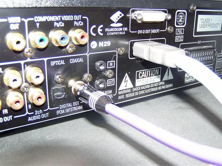 Udvikling i anlægget - Bag på DVD'afspilleren.

QED Qunix P75
SUPRA HF100 HDMI kabel billede 29