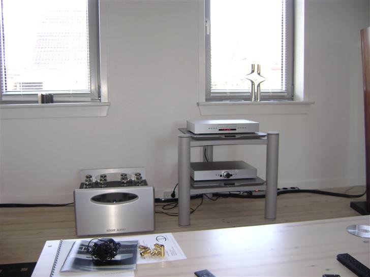 Flere billeder af mit grej, nu med Densen cdafspiller og Audio Magic rack billede 2