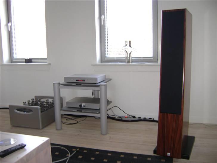 Flere billeder af mit grej, nu med Densen cdafspiller og Audio Magic rack billede 1