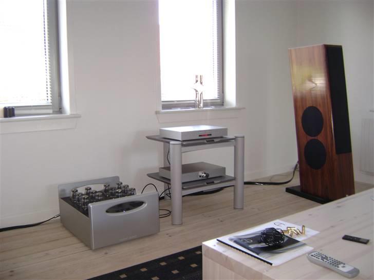 Flere billeder af mit grej, nu med Densen cdafspiller og Audio Magic rack billede 4