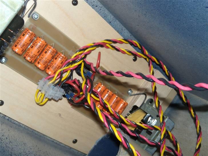 Delefiltre (Passive) i TurboSound TXD-218 Bundkasser. billede 1