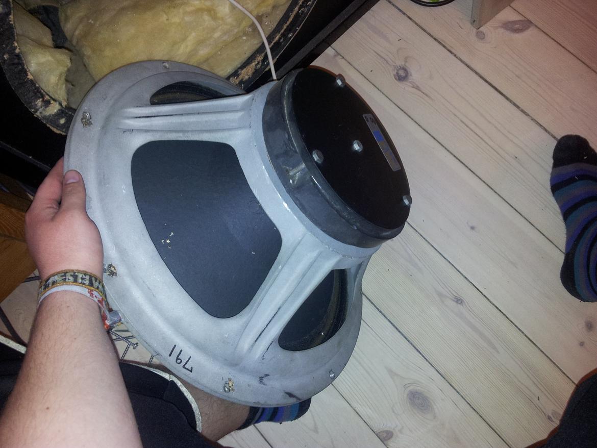Mine Cerwin Vega NE-10 - En ordentlig bas! billede 8