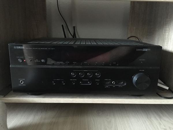 Hjælp min Yamaha forstærker slår fra :/