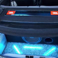 Bilstereo Ford escort