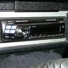 Bilstereo volvo 240