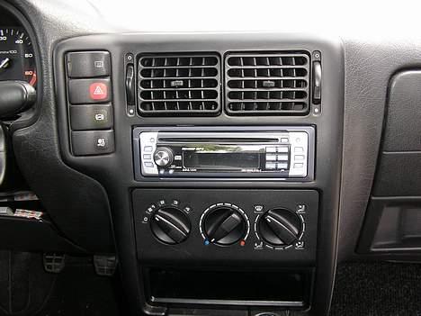 Bilstereo Polo 6N billede 4