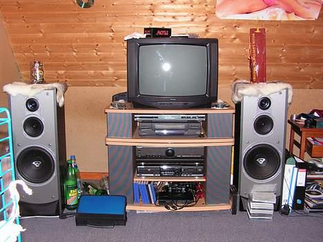 Musikanlæg lidt blandet hifi - her er hele mit anlæg billede 1