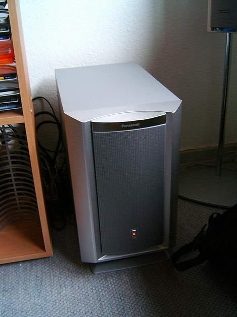 Hjemmebiograf Panasonic - Mother fucker subwoofer :-) billede 2