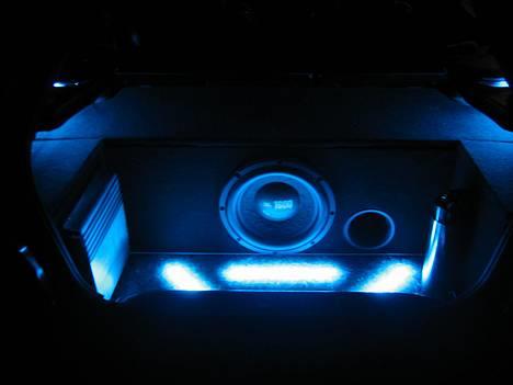 Bilstereo Ford escort billede 3