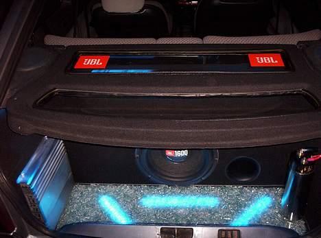 Bilstereo Ford escort billede 7