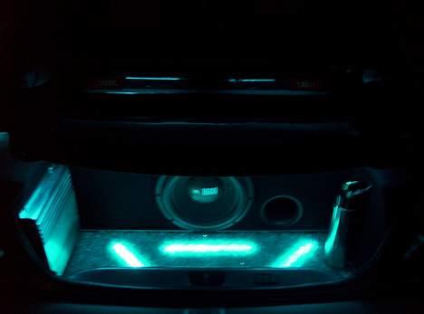 Bilstereo Ford escort billede 8