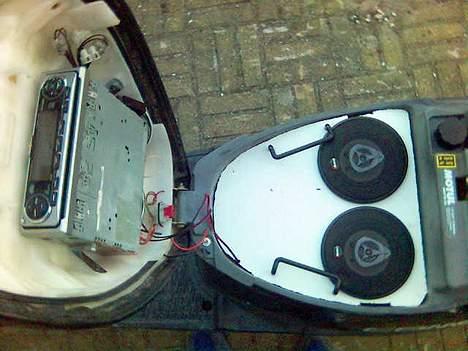 Scooterstereo PGO Comet anlæg - Sådan endte det... Endnu uden dioder billede 6