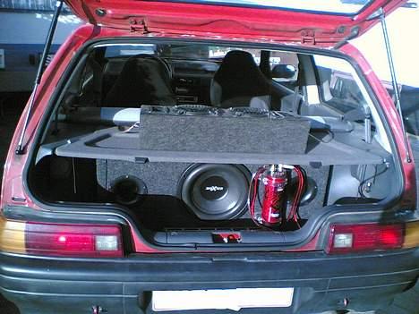 Bilstereo i Charade billede 7