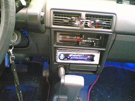 Bilstereo i Charade billede 9