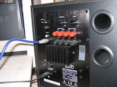 Hjemmebiograf SONY Denon og Gale  - bagsiden af min sub. aktiv som i kan se billede 2