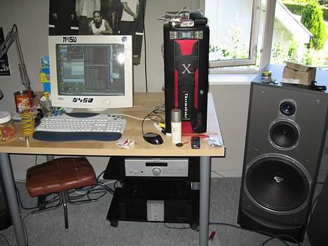 Computeranlæg Rotel - Cerwin vega - man kan desværre ikk se det ordentligt da mit værelse ikk er så stort billede 3