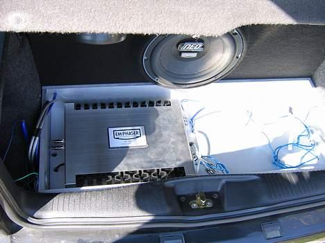 Bilstereo Emhaser polo billede 6