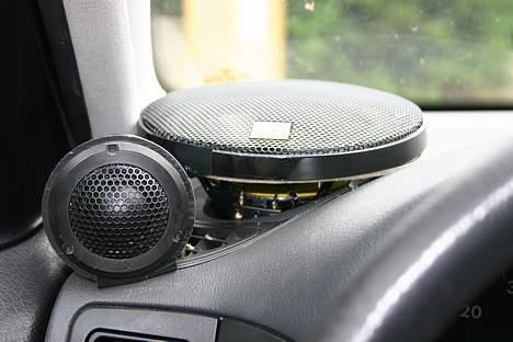 Bilstereo Emhaser polo billede 10