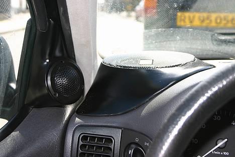 Bilstereo Emhaser polo billede 14