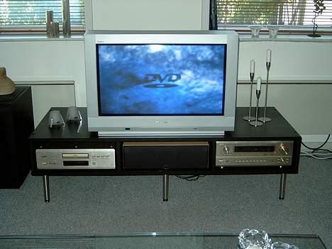 Hjemmebiograf Denon / Dali - TV møblet med plads til TV, Receiver, DVD-afspiller samt Centerhøjttaler. billede 5